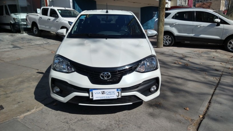 toyota-etios-xls-4-at-2019-big-1