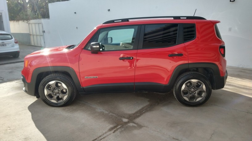 jeep-renegade-18-sport-at-2017-big-4