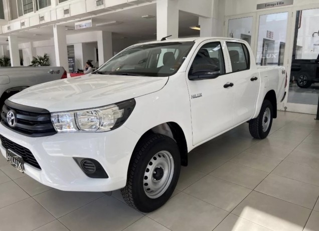 toyota-hilux-dx-24d-dc-4x4-0km-big-0