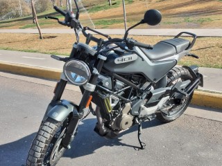 Husqvarna Svartpilen 401 2020Nafta