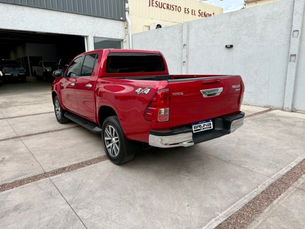 hilux-srx-4x4-at-2018-big-3