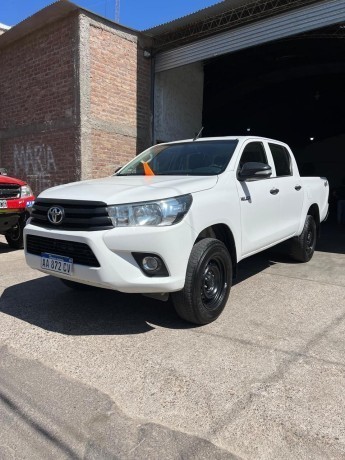 toyota-hilux-dx-4x4-2017-big-6