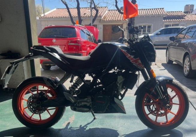 vendo-ktm-duke-200-2023-con-solo-370-km-big-3