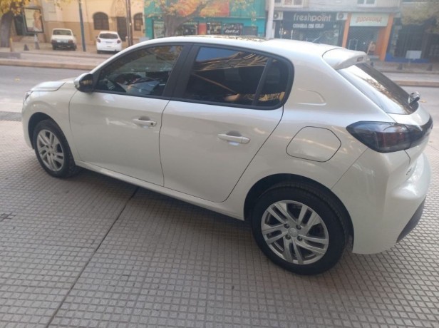 peugeot-208-active-pack-big-1