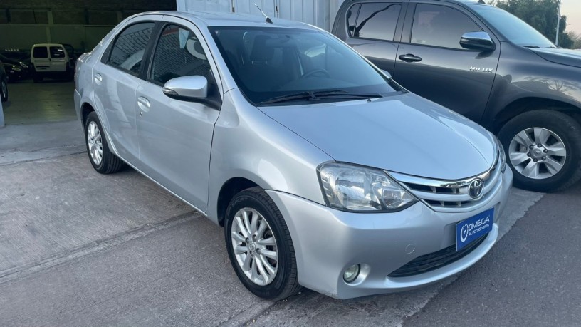 toyota-etios-15-xls-big-3