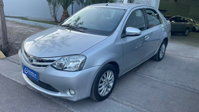 toyota-etios-15-xls-big-1