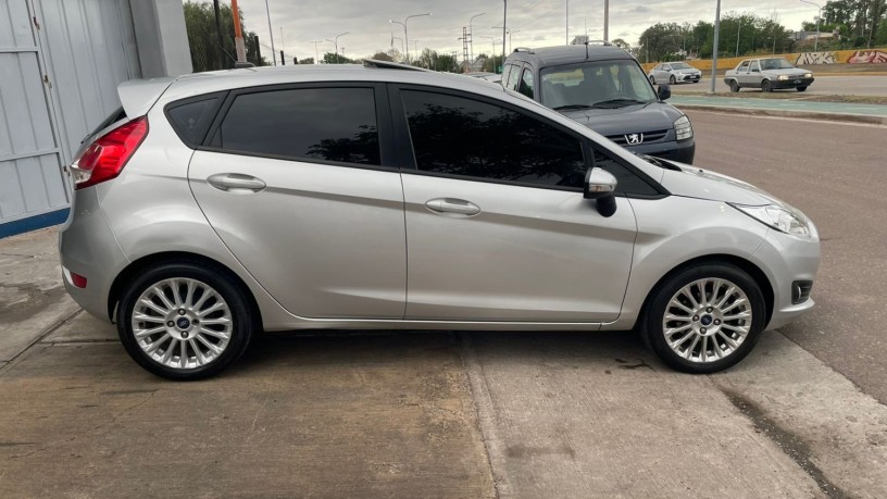 ford-fiesta-kinetic-16-5p-se-plus-big-6