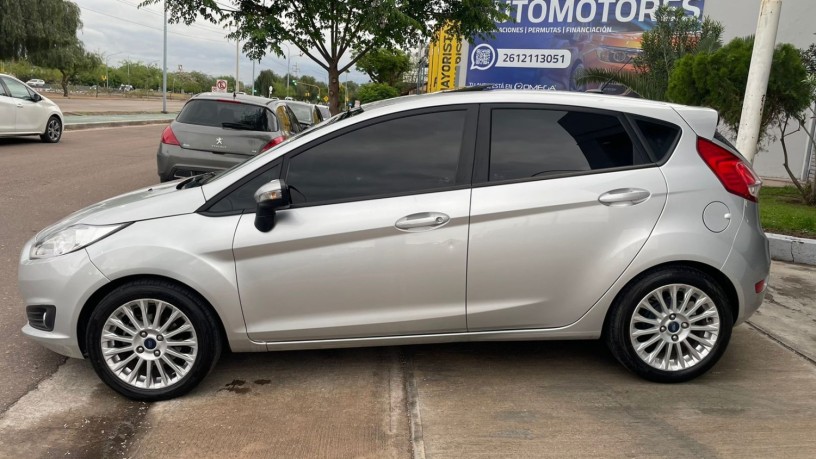 ford-fiesta-kinetic-16-5p-se-plus-big-2