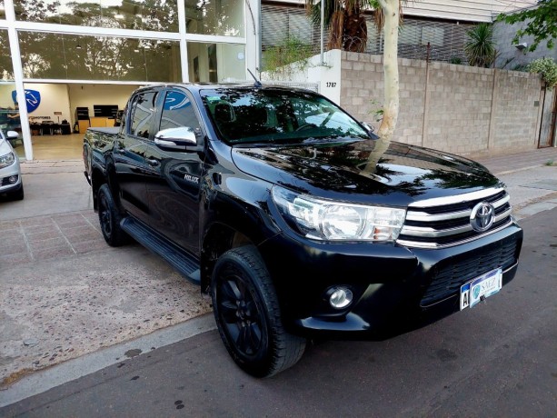 vendo-toyota-hilux-28-dc-4x2-tdi-srv-177cv-big-1