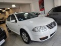 volkswagen-bora-2011-small-0