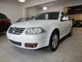 volkswagen-bora-2011-small-3