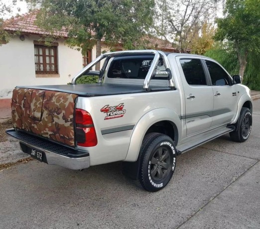 toyota-hilux-srv-4x4-2011-big-5