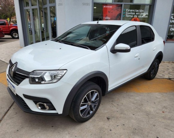 renault-logan-ii-16-2020-big-0