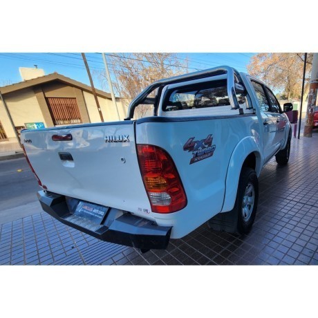 toyota-hilux-4x4-big-2