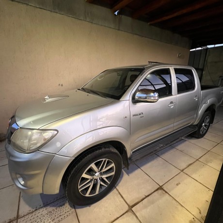 toyota-hilux-srv-cuero-2009-big-0