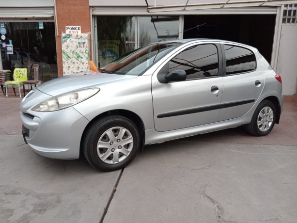 peugeot-207-2013-big-2