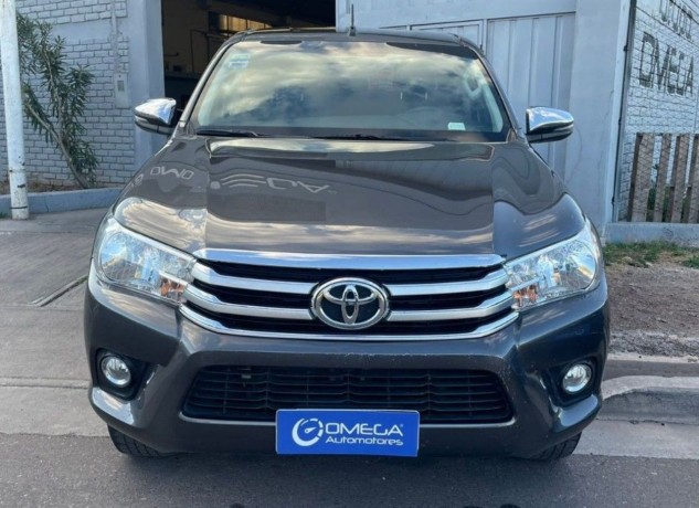 toyota-hilux-4x2-dc-srv-28-tdi-6-at-big-0