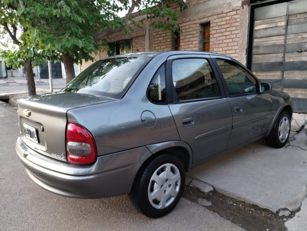 corsa-gls-14-nafta-2010-big-1