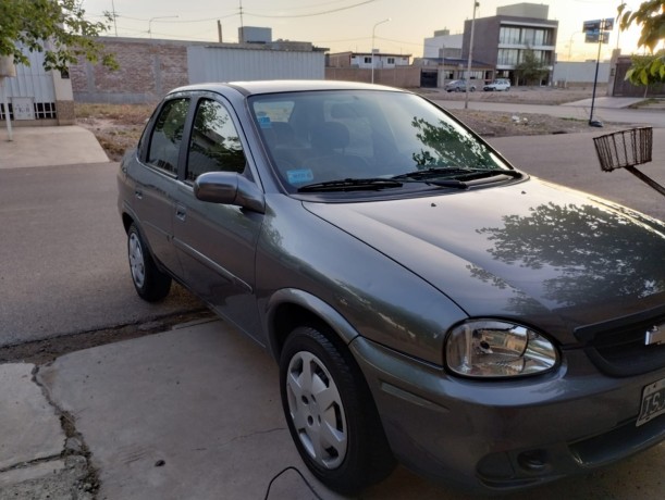 corsa-gls-14-nafta-2010-big-3