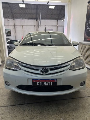 toyota-etios-15-4ptas-xls-6mt-big-2