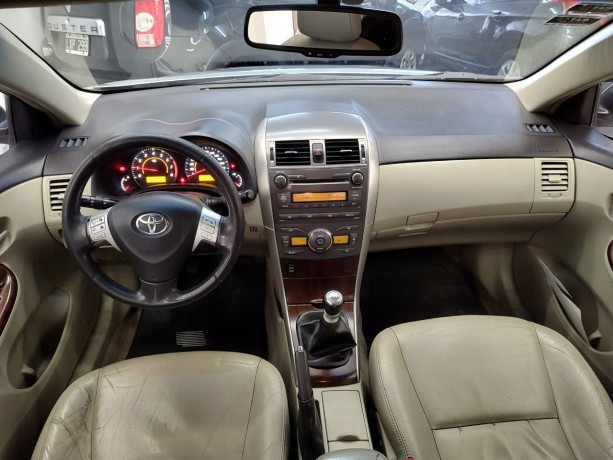 toyota-corolla-18-se-g-l11-big-10