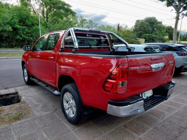 vendo-toyota-hilux-28-dc-4x2-tdi-srv-pack-177cv-big-5