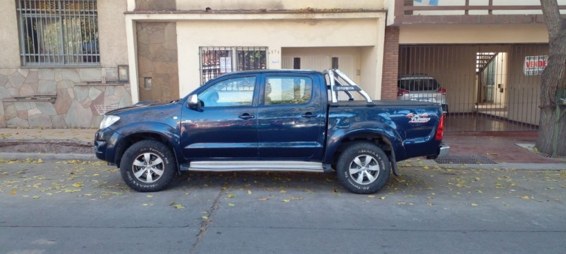 vendo-hilux-2010-big-0