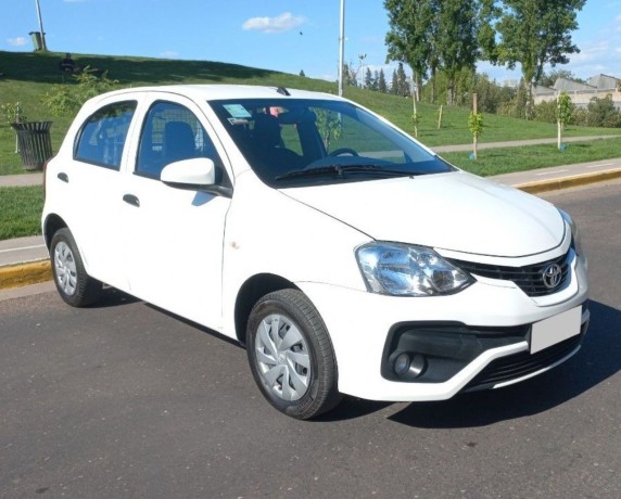 toyota-etios-15-5-ptas-aibo-big-1