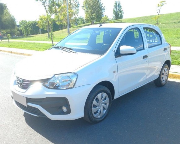 toyota-etios-15-5-ptas-aibo-big-0