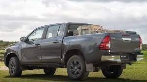 toyota-hilux-4x2-dobcab-dx-24i-tfi-okm-2025-plan-adjudicado-big-3