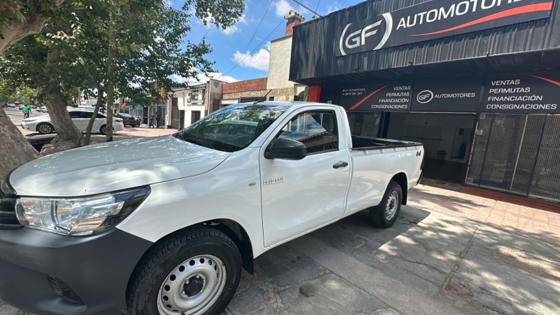 toyota-hilux-l16-24-cs-4x4-big-0