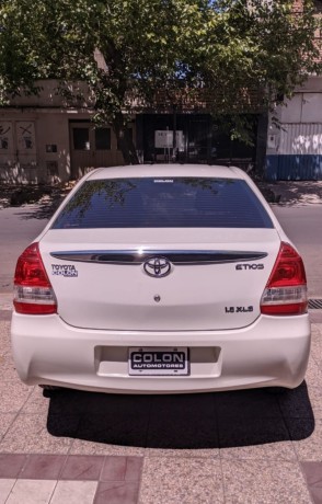 toyota-etios-15-xls-2014-nafta-big-2