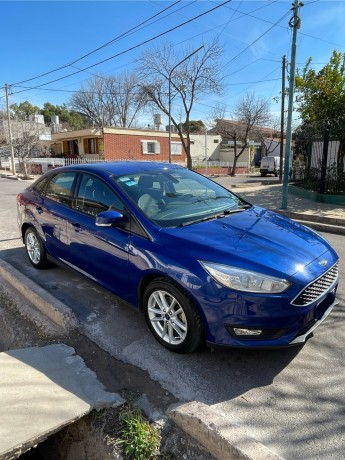 ford-focus-3-s-16-2017-big-0