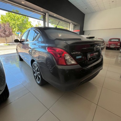 nissan-versa-exclusive-big-5