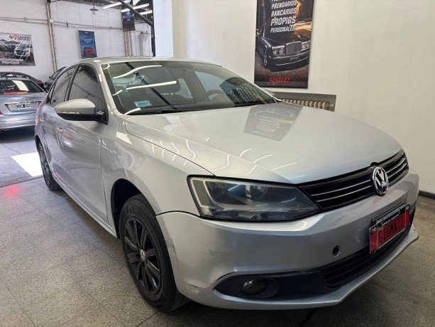 volkswagen-vento-20-tdi-advance-110cv-l11-big-2