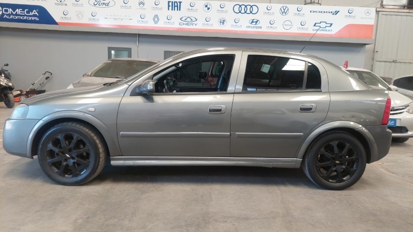 chevrolet-astra-gls-20-big-1