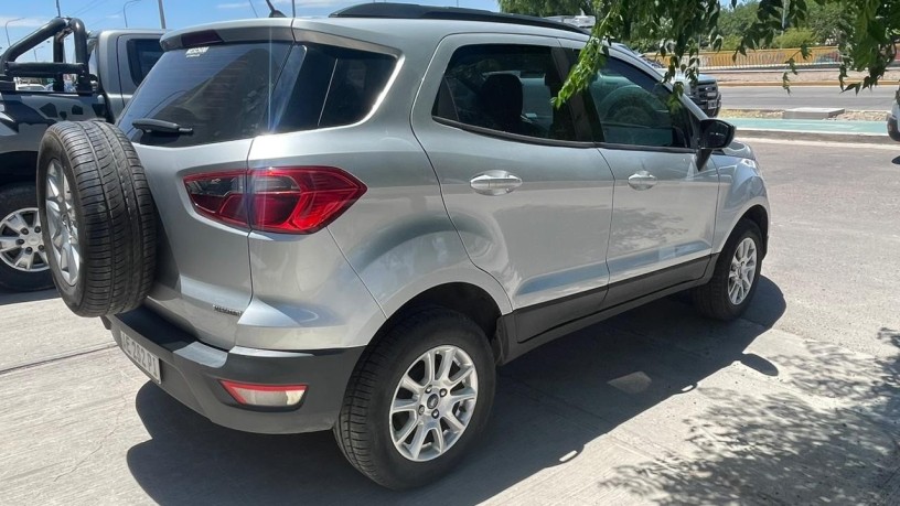 ford-ecosport-se-15l-mt-n-big-1