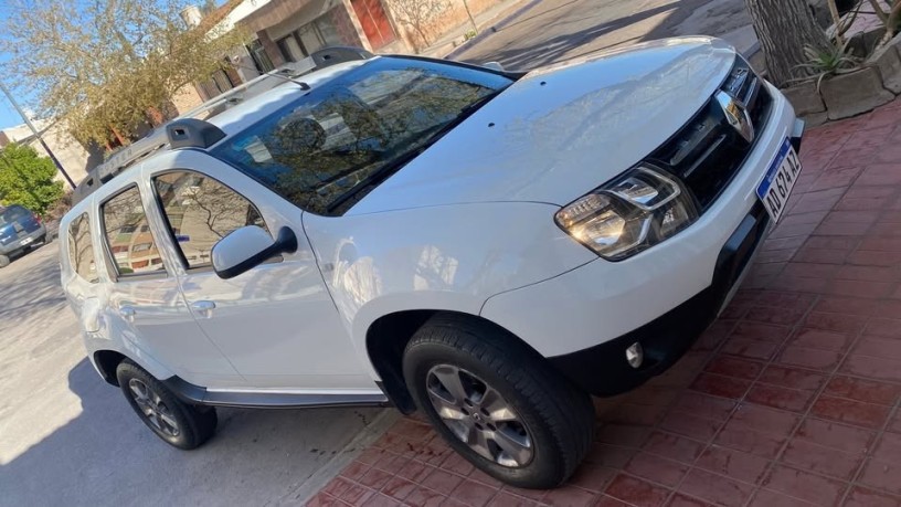 renault-duster-20-4x4-2019-big-2