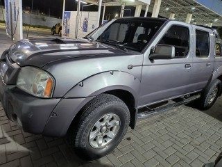 NISSAN FRONTIER SE