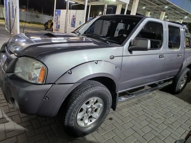 nissan-frontier-se-big-0