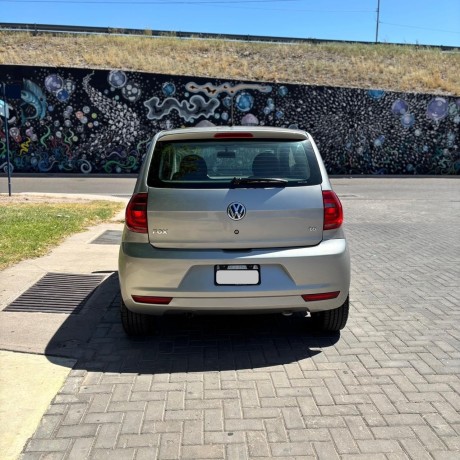 volkswagen-fox-trendline-2014-big-5