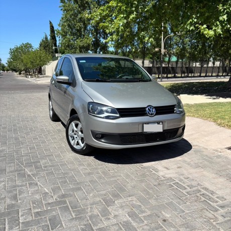 volkswagen-fox-trendline-2014-big-6