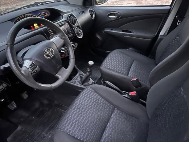 toyota-etios-xls-2014-big-4