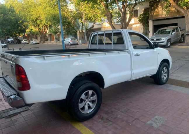 hilux-dx-cs-4x2-big-5