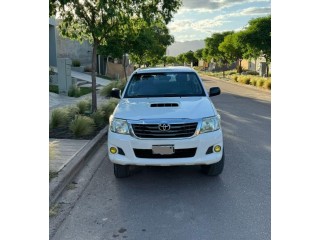 VENDO HILUX DX 4X4 2014