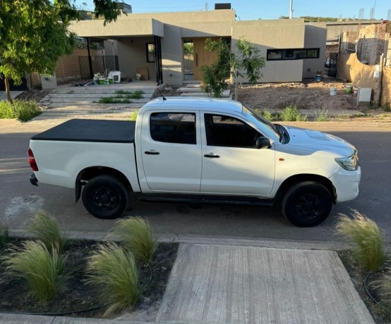 vendo-hilux-dx-4x4-2014-big-1