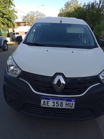 vendo-renault-kangoo-con-gnc-big-1