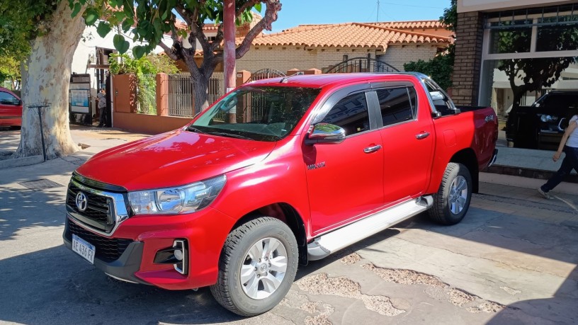 toyota-hilux-sr-2020-big-0