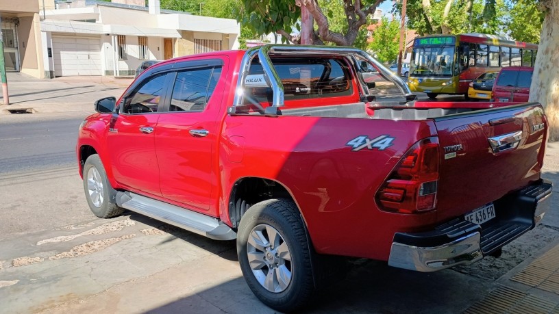 toyota-hilux-sr-2020-big-1