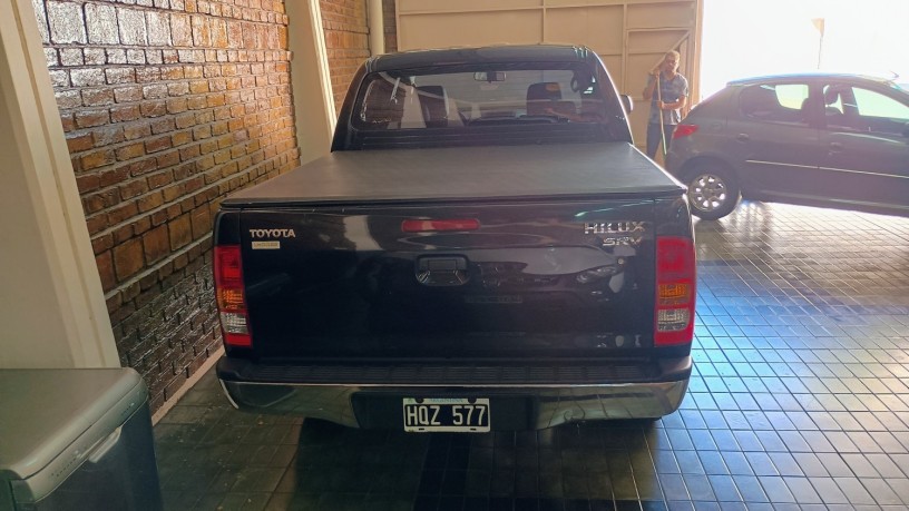 toyota-hilux-srv-2009-big-2